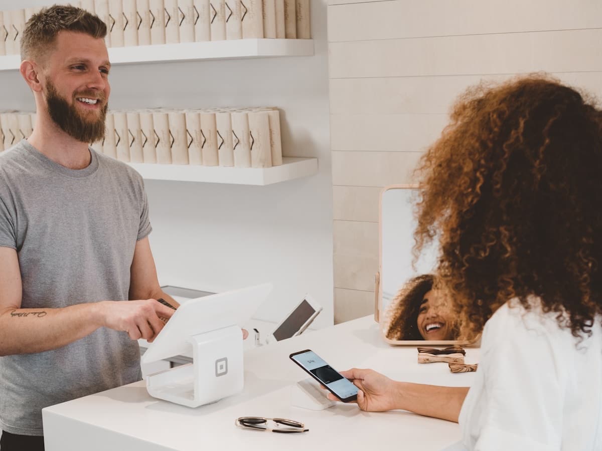 Handel und E-Commerce mit automatischer Rechnungserfassung
